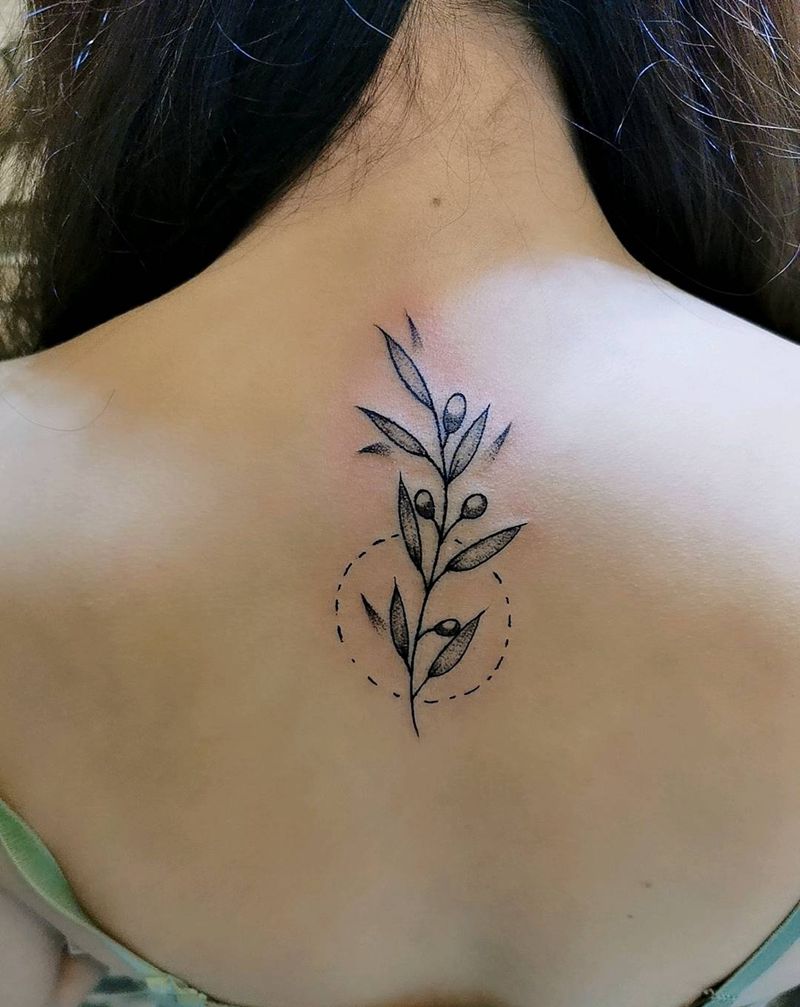 小清新纹身图片_背部纹身图案