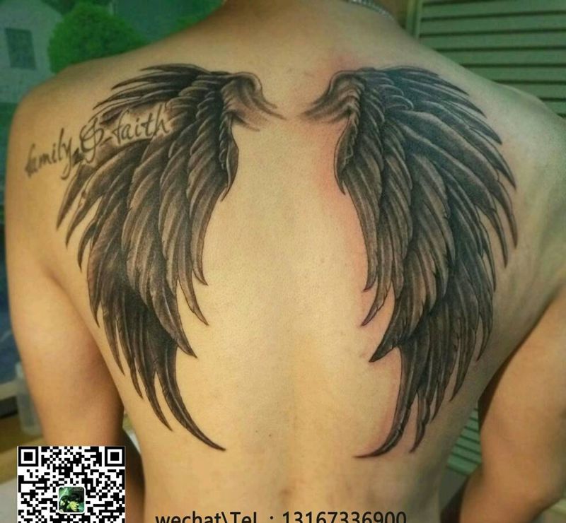 翅膀纹身图片