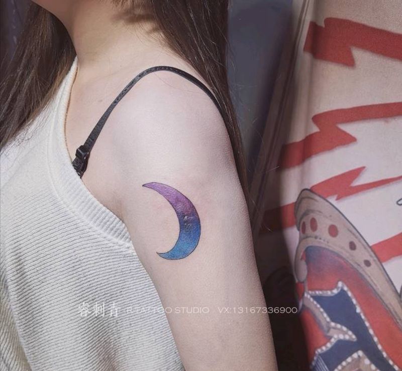 月亮遮疤纹身图片