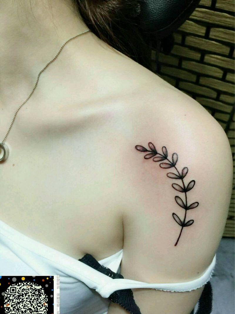 锁骨小清新纹身图片