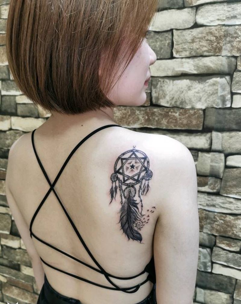 肩胛骨铺梦网纹身图片_背部纹身图案