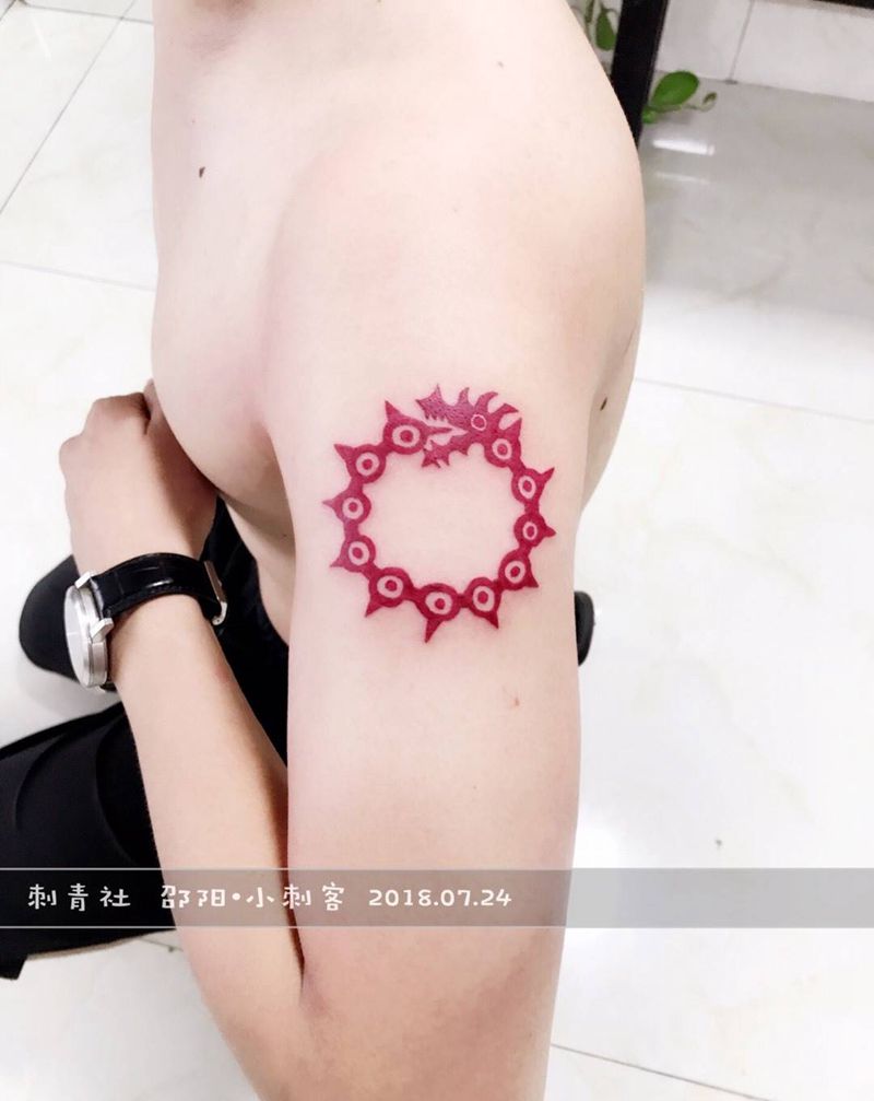 红色图腾纹身图片