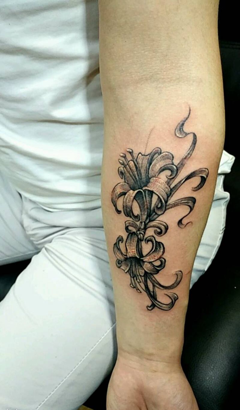 百合。纹身图片