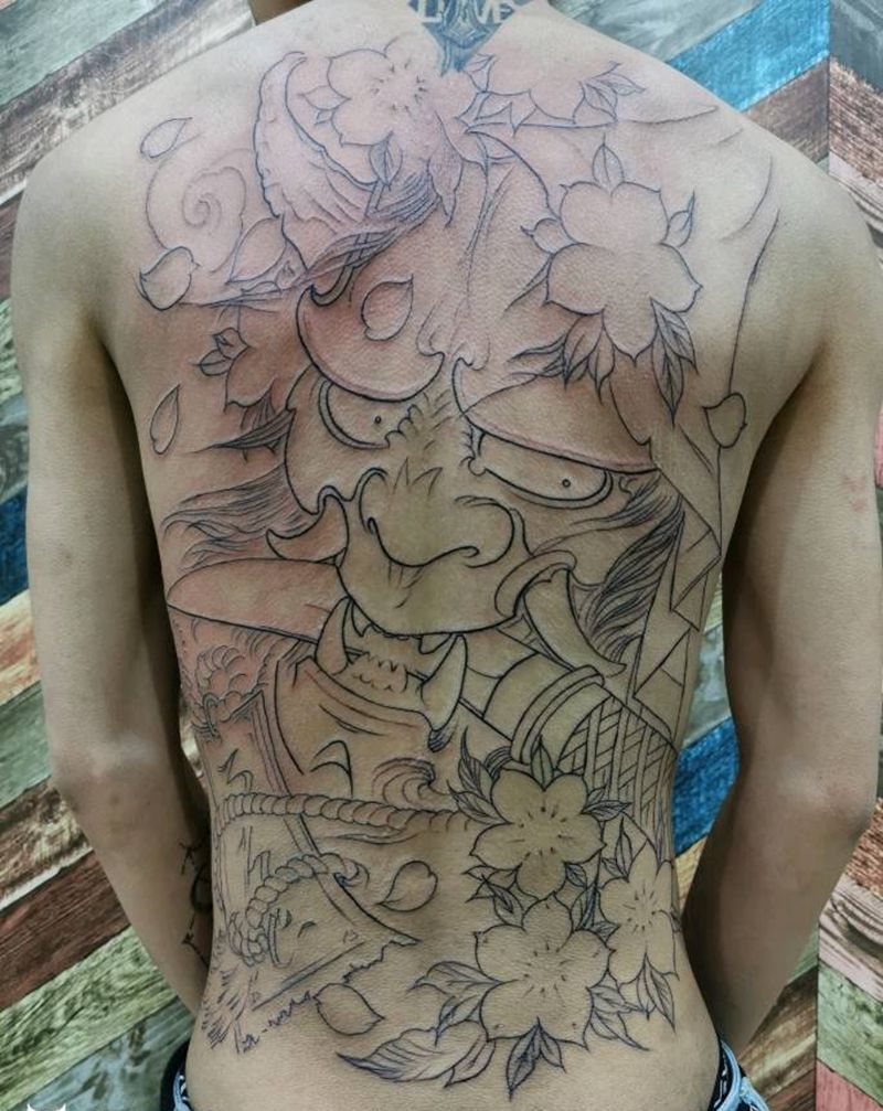 般若线条等恢复好再上色纹身图片_背部纹身图案