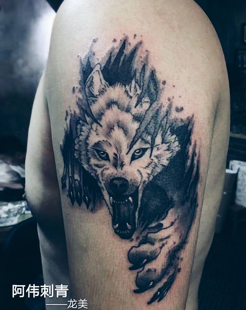 狼纹身图片_手臂动物纹身图案