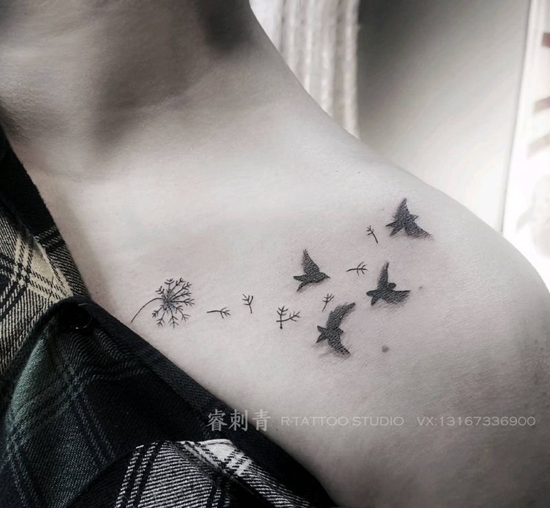 锁骨纹身图片_肩部水墨纹身图案