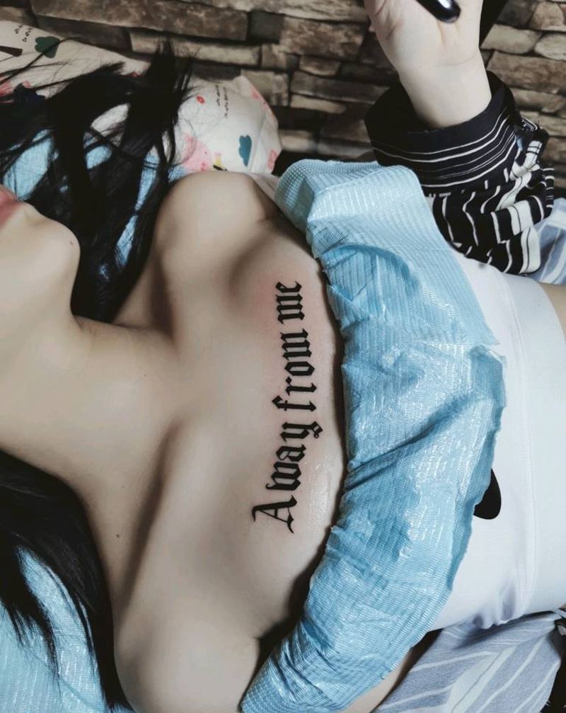 锁英英文纹身图片_胸部纹身图案