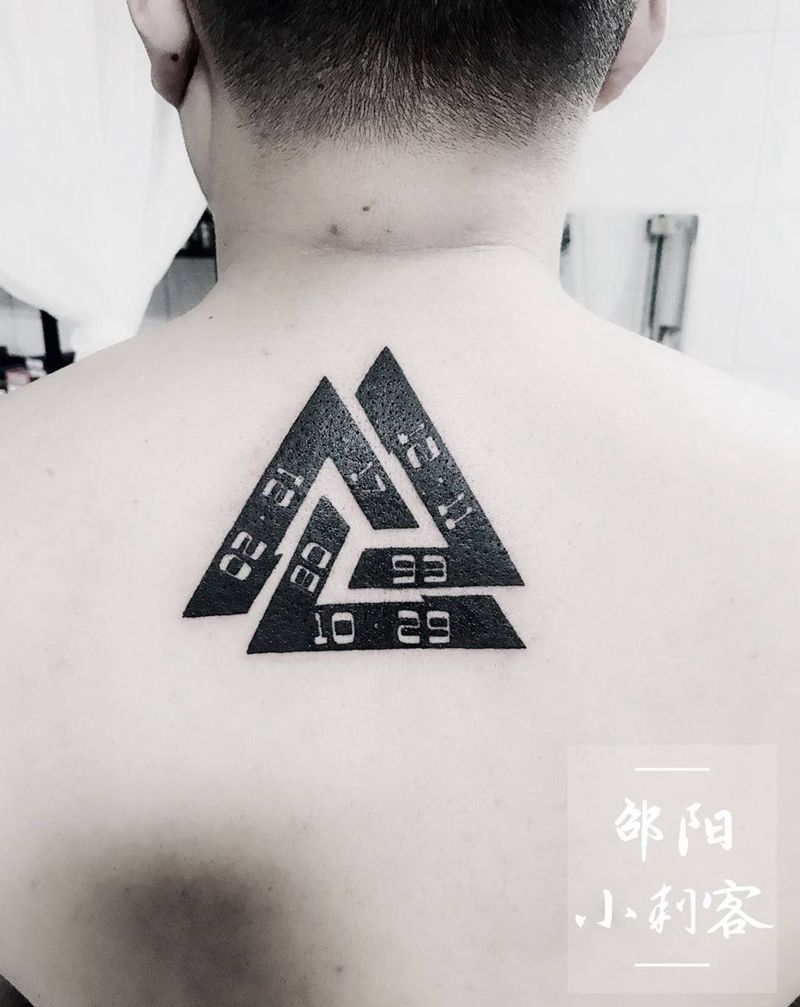 一家三口姓氏首个字母L纹身图片