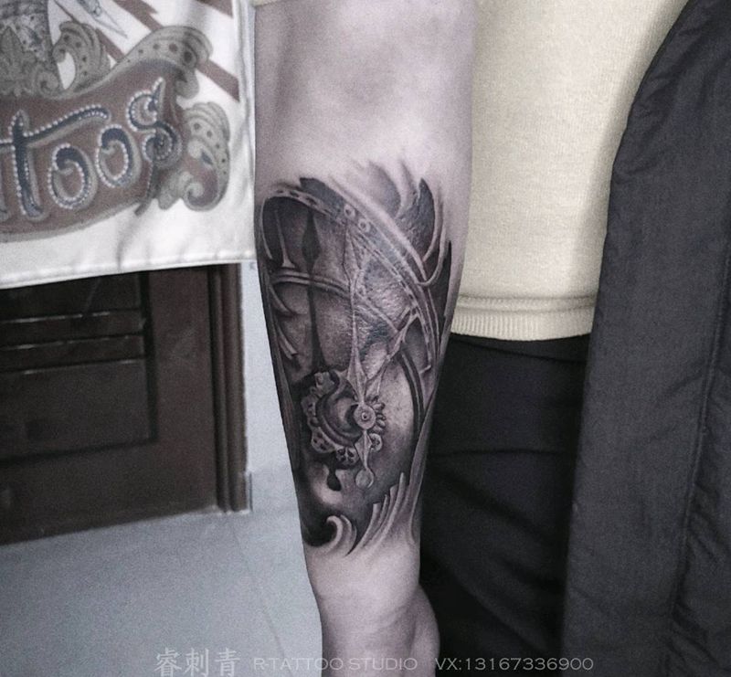 反方向的钟纹身图片