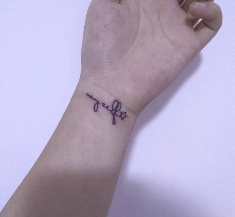 小字母纹身图片