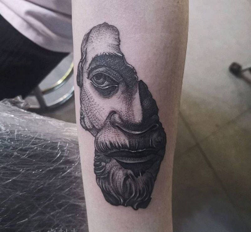 欧美石膏纹身图片_手部手臂点刺欧美写实纹身图案