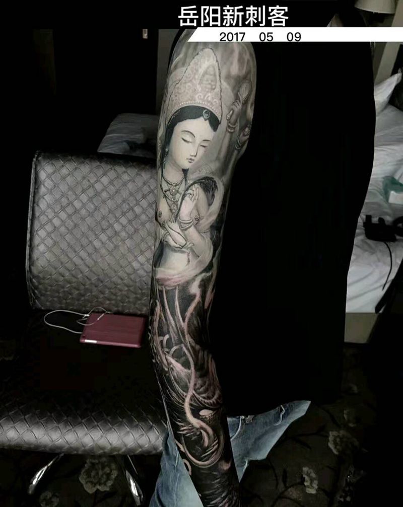 千手观音纹身图片_手臂手部传统写实人物宗教原创成品纹身图案