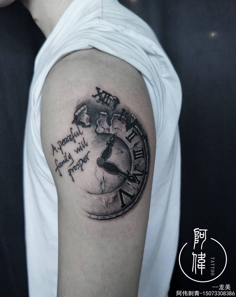 时钟纹身图片