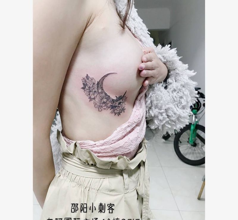 胸花，素花纹身图片