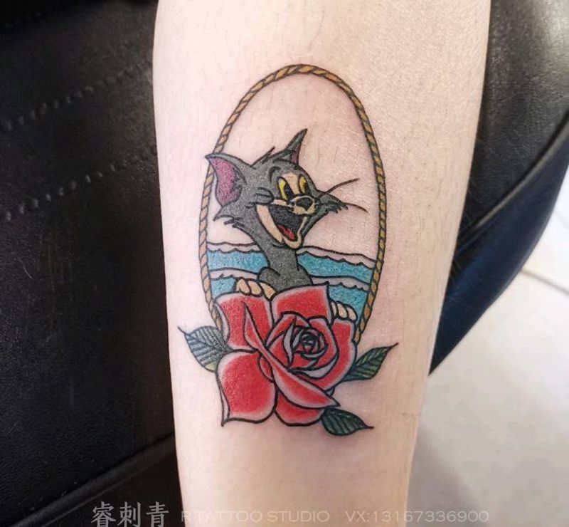 汤姆纹身图片_腿部Old School纹身图案