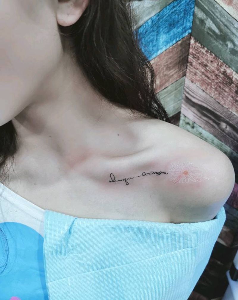 锁骨小清新纹身图片_胸部纹身图案