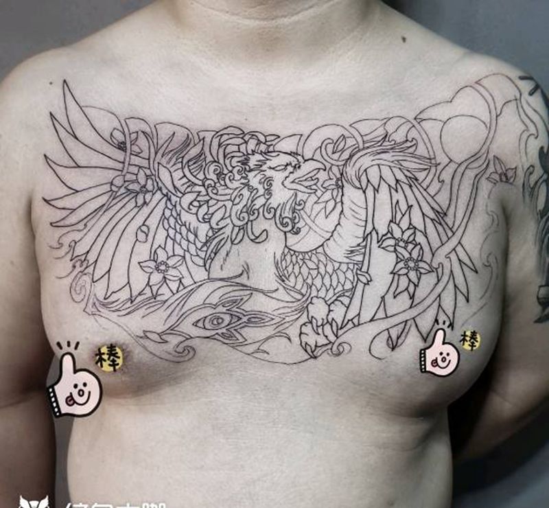 凤凰花胸线条纹身图片_胸部纹身图案