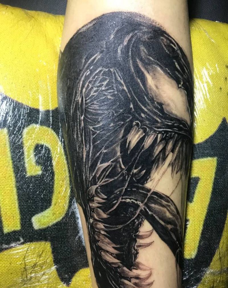 毒液纹身图片_腿部纹身图案