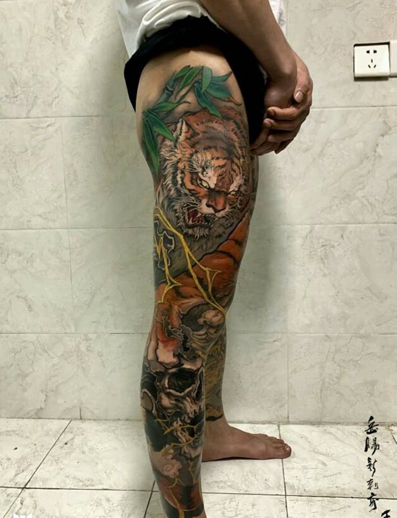 《虎》纹身图片_腿部新传统纹身图案