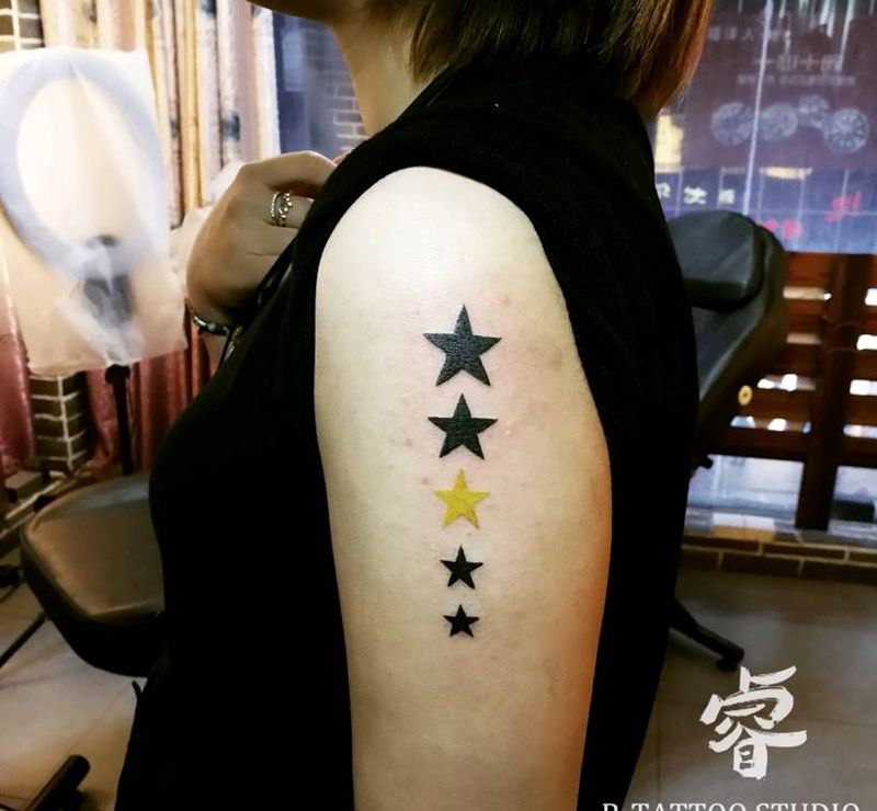 五角星纹身图片