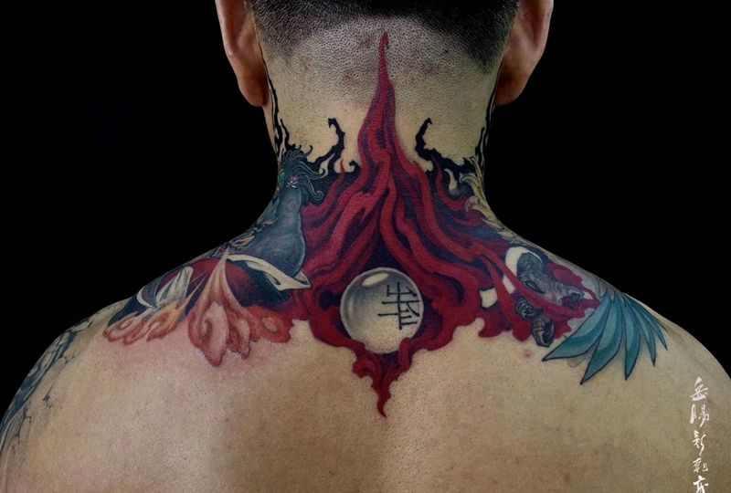 火纹身图片_颈部彩色新传统纹身图案