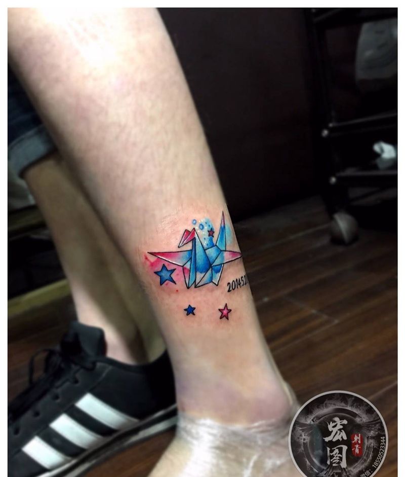 水彩千纸鹤纹身图片_成品手稿脚部腿部清新几何贴纸原创动物纹身图案