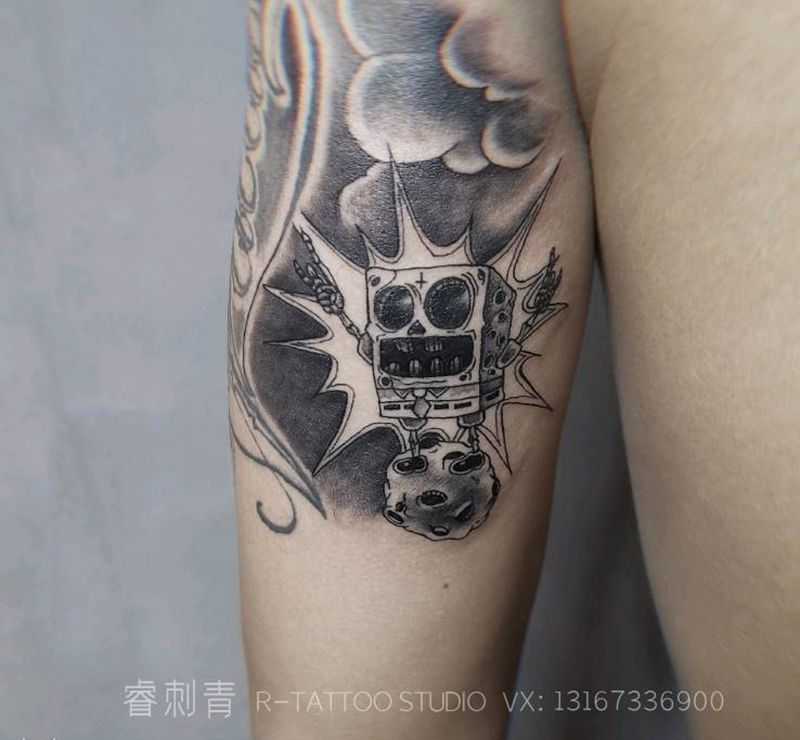 海绵宝宝纹身图片_手臂欧美写实New School纹身图案