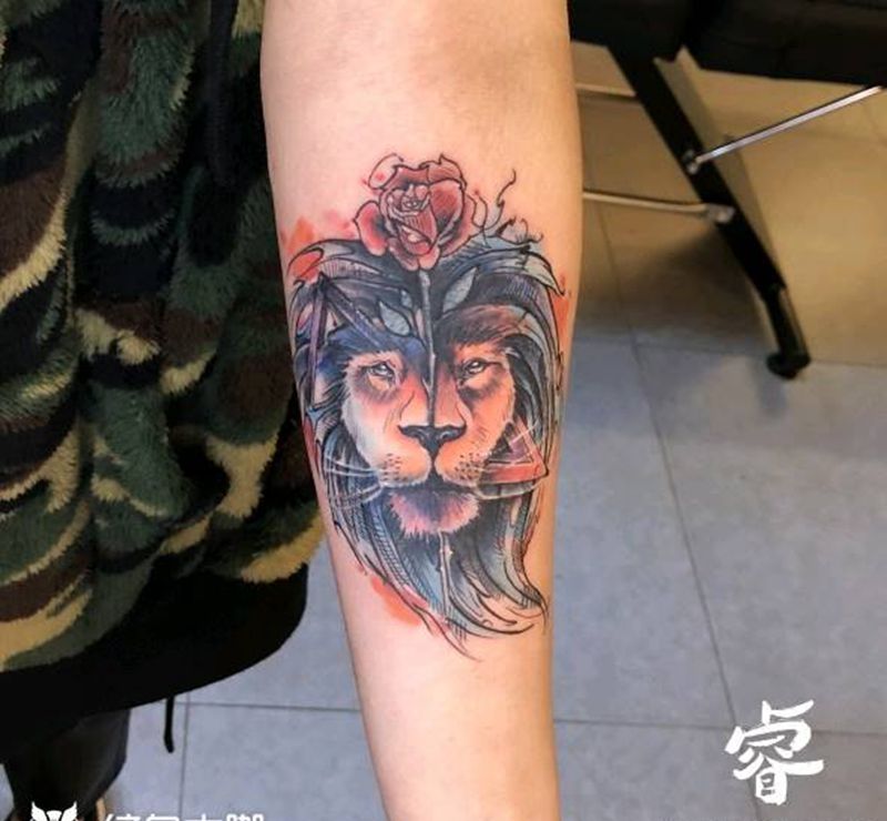 水彩风格狮子纹身图片