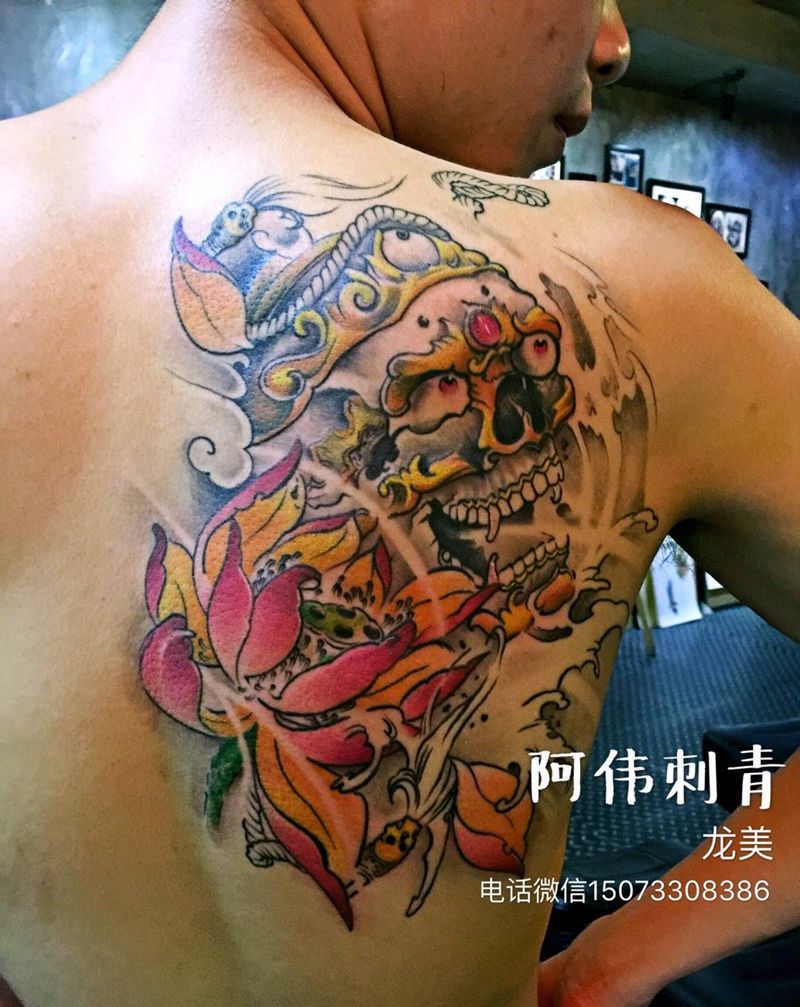 嘎巴拉纹身图片_背部传统鬼神纹身图案