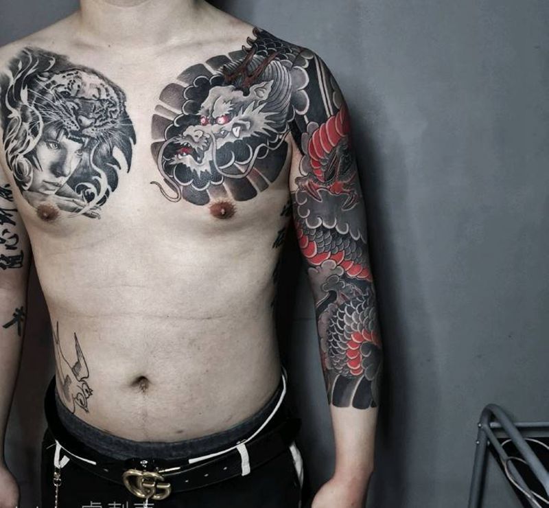 日式老传统半胛七分袖纹身图片_手臂胸部老传统纹身图案