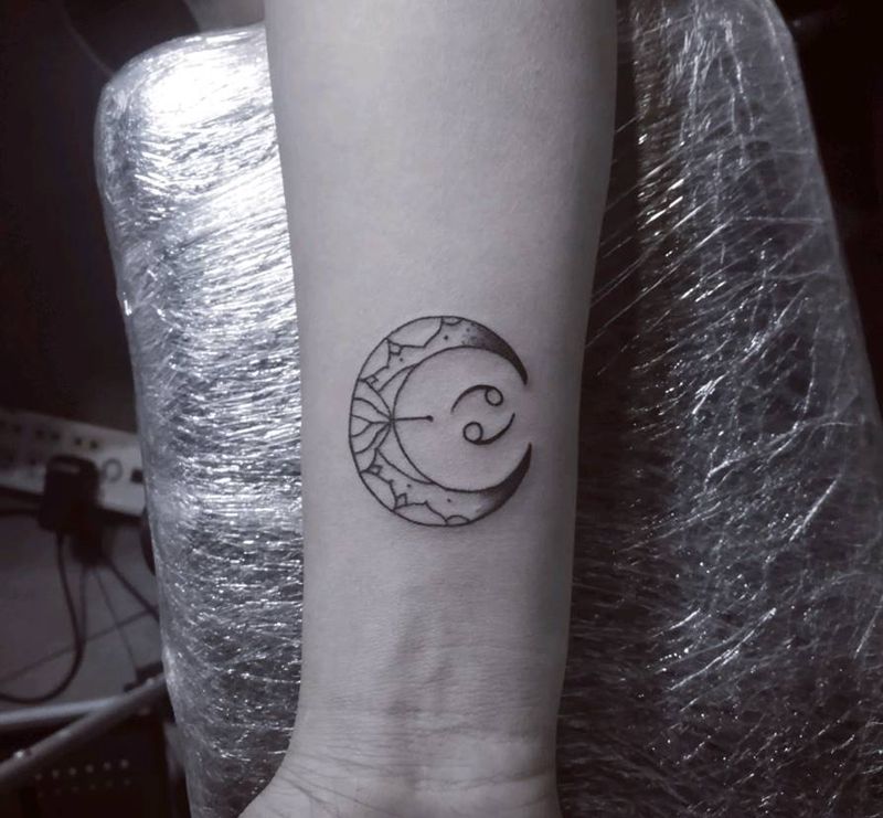 月亮纹身图片