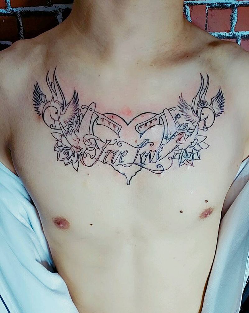 小花胸线条纹身图片_胸部纹身图案