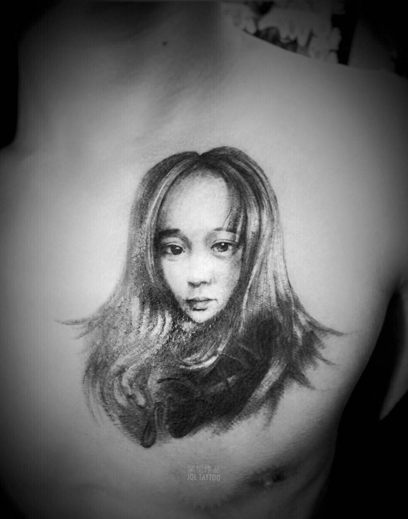 遮盖纹身图片_成品胸部写实肖像欧美人物纹身图案