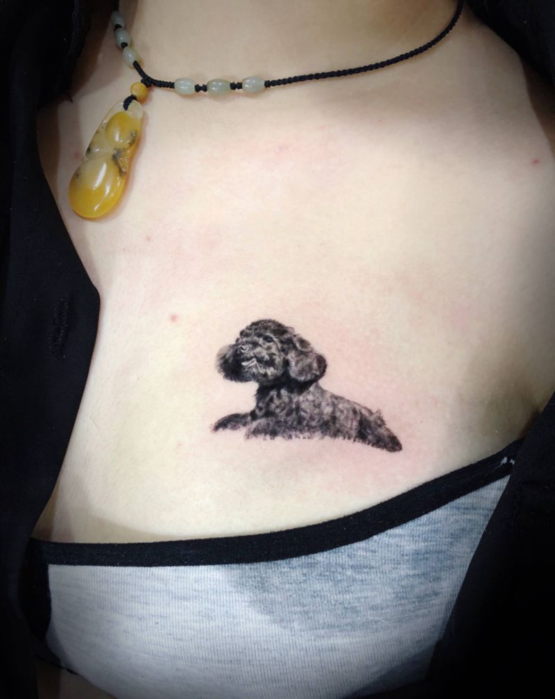 狗狗纹身图片_胸部欧美写实纹身图案