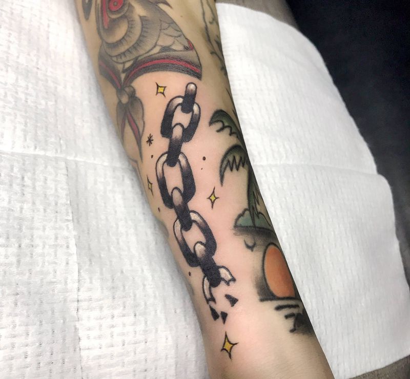 old school:锁链纹身图片_手臂Old School纹身图案