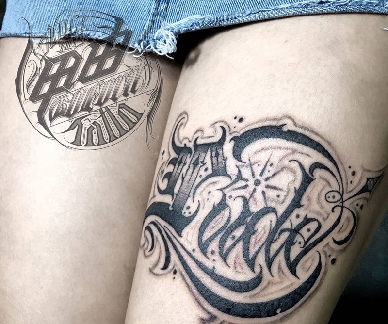 花体字：Pride纹身图片_腿部花体字纹身图案