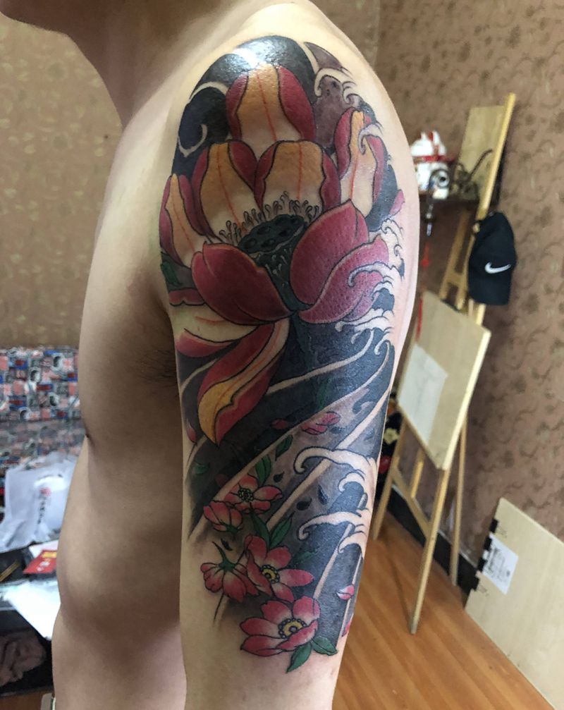 红莲纹身图片_手臂老传统纹身图案