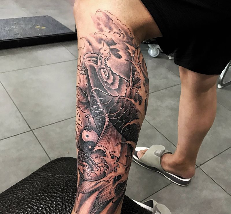 阴阳纹身图片_腿部老传统新传统纹身图案