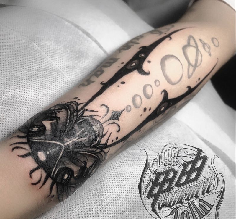 暗黑面具纹身图片_手臂Old School纹身图案