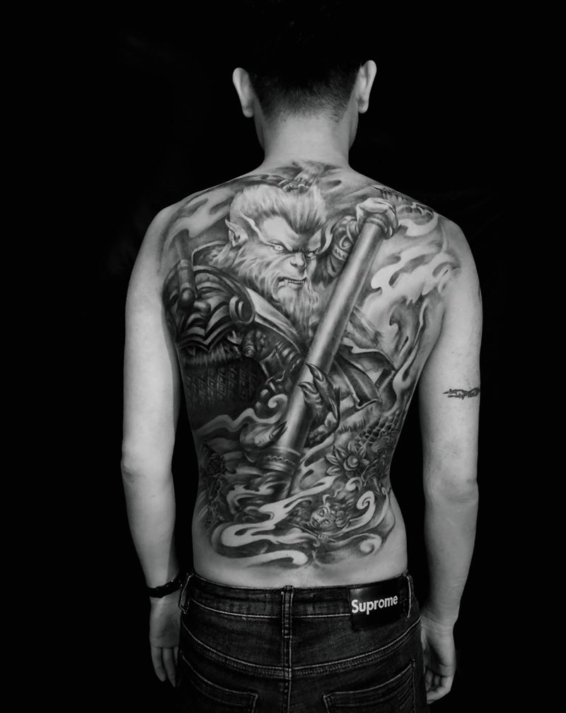 整体完成（恢复后调整）纹身图片_背部欧美写实纹身图案
