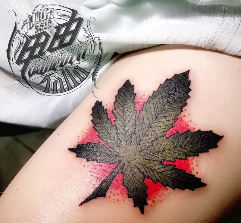 麻叶纹身图片_腿部Old School纹身图案