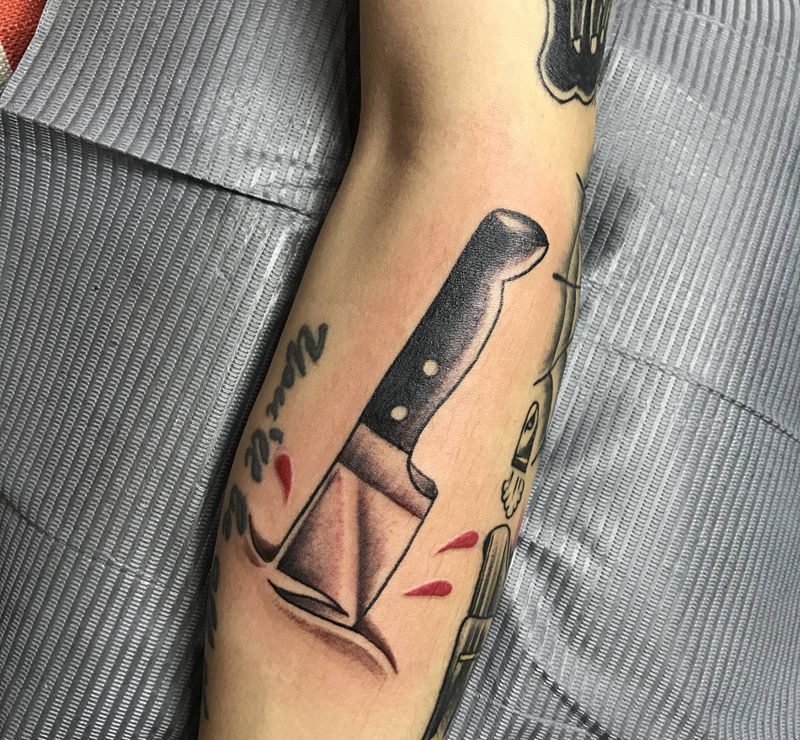 刀纹身图片_手臂Old School纹身图案