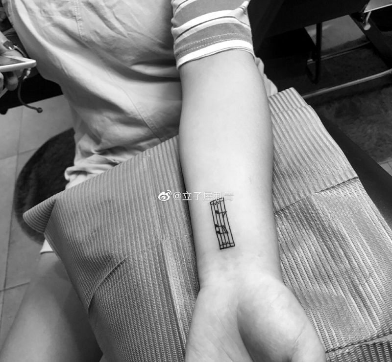 音谱纹身图片_手臂纹身图案