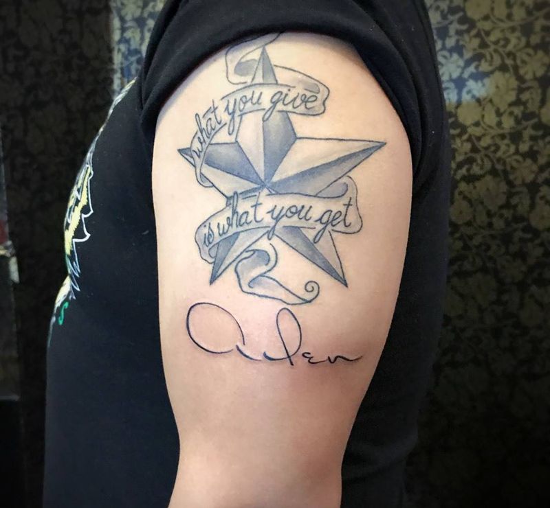 五角星+英文纹身图片_成品肩部手臂欧美清新传统几何字符静物纹身图案