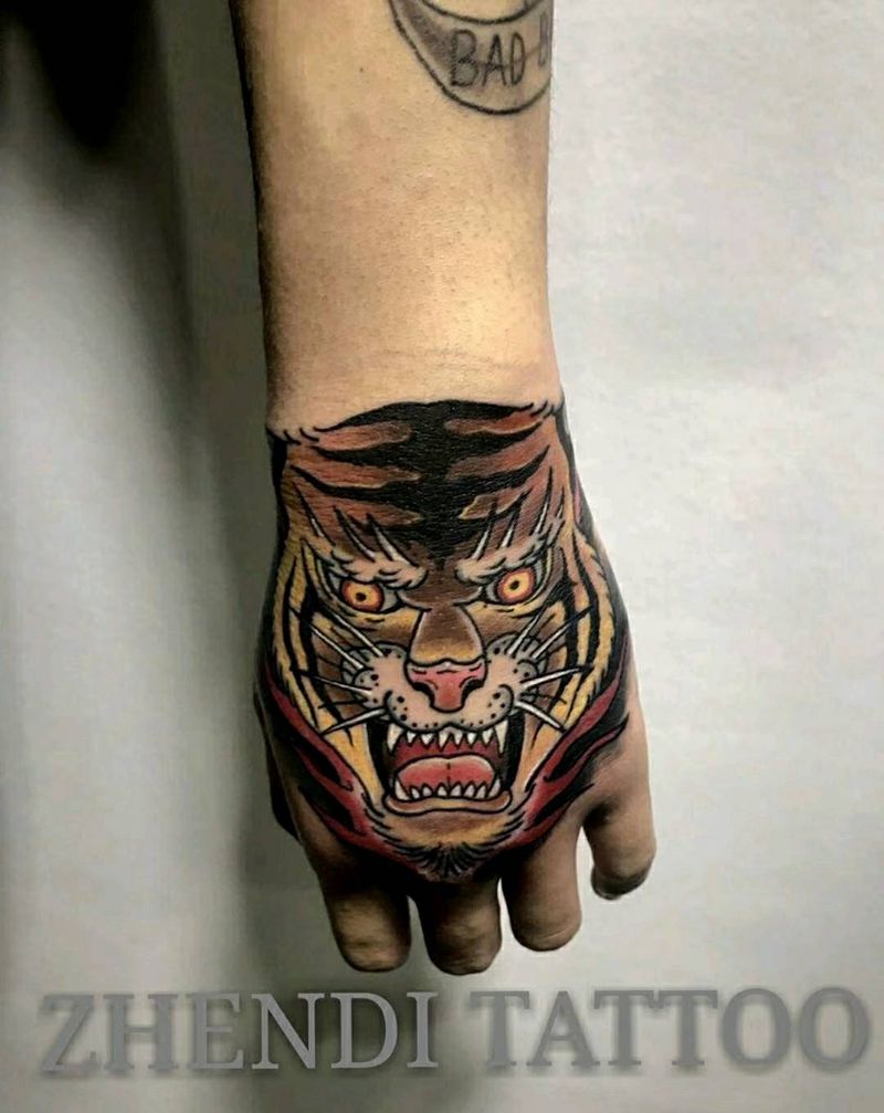 school虎头纹身图片