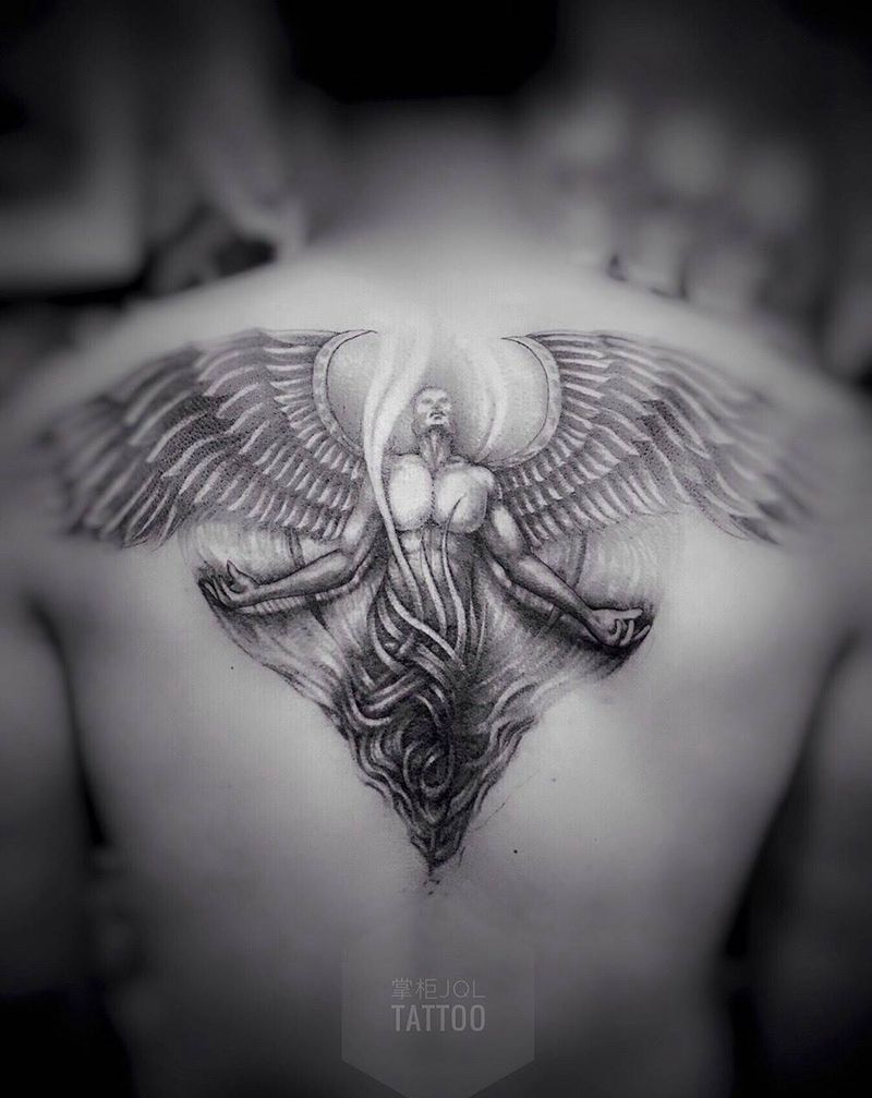 翅膀纹身图片_成品背部欧美写实人物动物纹身图案