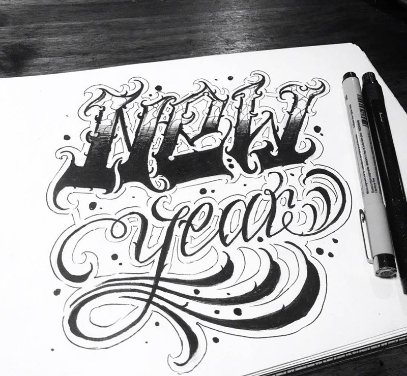 新的一年纹身图片_花体字纹身图案