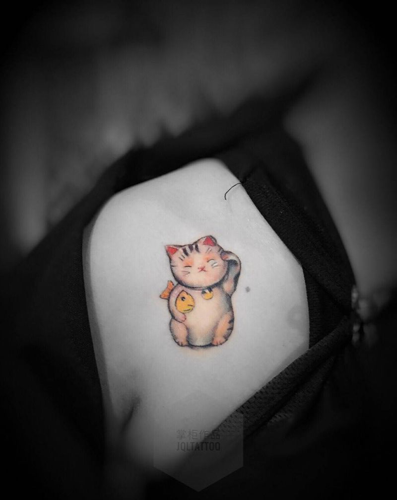 小图纹身图片_成品肩部胸部清新写实植物可爱纹身图案