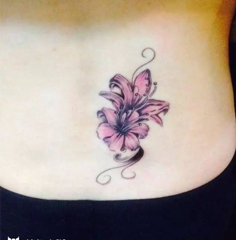 百合花纹身图片_成品背部腰部传统欧美清新植物静物纹身图案