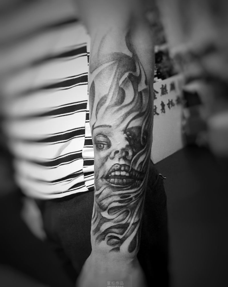 完成纹身图片_成品手臂手部肖像欧美写实人物纹身图案